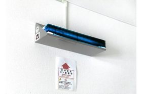 金町内科クリニック 金町駅 天井に紫外線除菌システムも導入しました。の写真