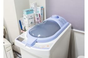 はざま医院 笠寺駅 内視鏡洗浄機です。使用した器具はこちらで洗浄していきます。の写真
