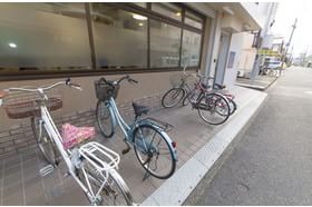 辻野医院 堺市駅 停めやすい駐輪場ですの写真