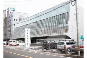 あいち健康クリニック 津島駅 ご来院しやすいよう、駐車場は広く作られています。の写真