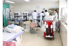 齋藤記念病院 西川口駅 それぞれの診療科目に特化したスタッフが患者さまをサポートしますの写真
