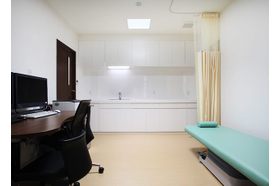 高尾医院 坂出駅 診察室は複数ご用意しております。の写真