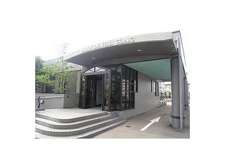 医療法人社団　健昇会　安井デンタルクリニック 小松駅 正面入り口の写真