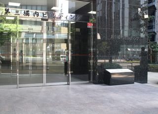 レディースクリニック ミュウ 名古屋駅 ビルの入り口です。の写真