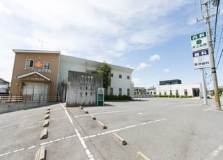 井上医院 土橋駅(愛知県) 広い駐車場を設けております。の写真