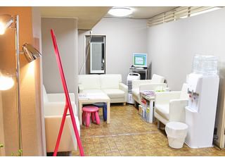医療法人　たけのこ会　松井歯科医院（天神橋筋） 天神橋筋六丁目駅 待合室の写真