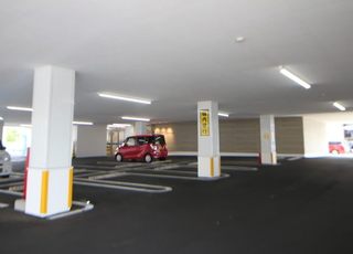 守山みずのハートクリニック 川宮駅 駐車場は薬局と併用のもの、専用の第2駐車場もご用意しております。の写真