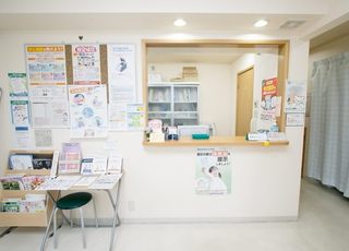 岩井医院 総持寺駅 受付の写真