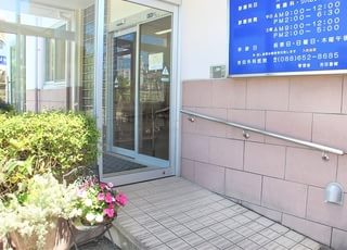 吉田外科医院 佐古駅 当院はバリアフリー設計となっております。の写真