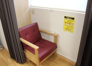 西大島駅と亀戸駅の間のいわぶち内科と泌尿器科のクリニック 西大島駅 過活動膀胱・尿もれの磁気治療装置です。の写真