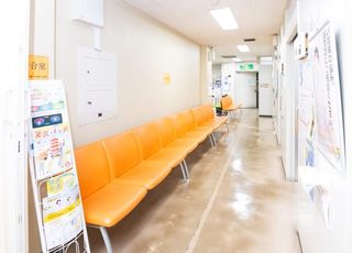 医療法人社団 ＥＮＥＸＴ 池袋西口病院 池袋駅 待合室の写真