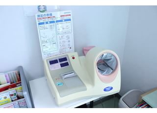さんだクリニック 若江岩田駅 こちらで血圧を測定いたします。の写真