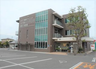 みぞて眼科クリニック 太田駅(香川県) 当クリニックの外観です。駐車場は共同で45台分ご利用いただけます。の写真