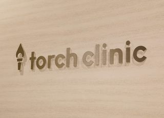 torch clinic 恵比寿駅 ロゴの写真