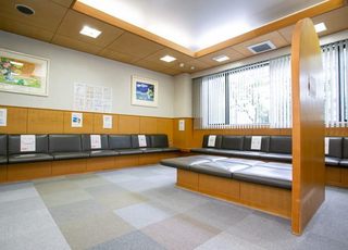 林整形外科クリニック 庄内緑地公園駅 待合室の写真