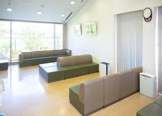 岡田医院 玉水駅 待合室の写真