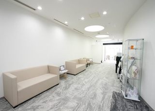 大阪梅田皮フ科スキンクリニック 大阪駅 待合スペースの写真