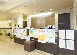 いえとみ内科・胃腸科クリニック 大宮駅(埼玉県) 受付の写真