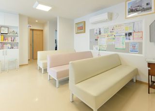 佐々木医院 八本松駅 待合室の写真