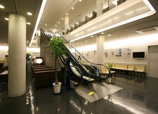 林眼科病院 博多駅 エントランスの写真