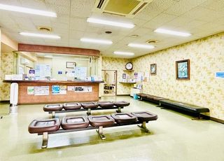 加来医院 小竹駅 待合室の写真