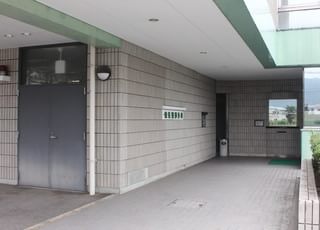 数佐整形外科医院 八本松駅 入り口の写真