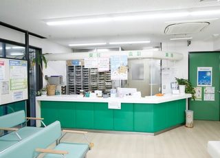 酒井耳鼻咽喉科 関目高殿駅 受付・会計・薬局が一体化した、わかりやすく便利な医院ですの写真